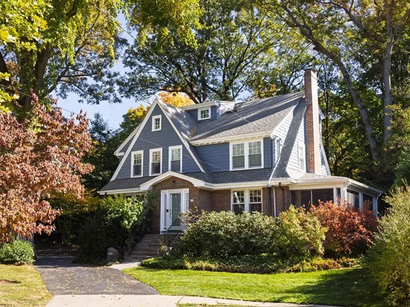 27 Stiles Ter, Newton, MA 02459