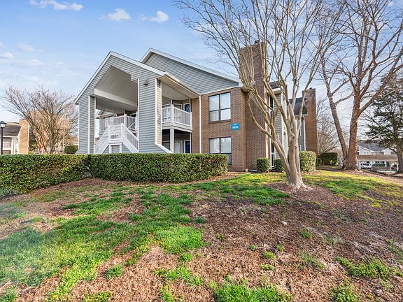 4th image of 9924 Oakbrook Dr #932G