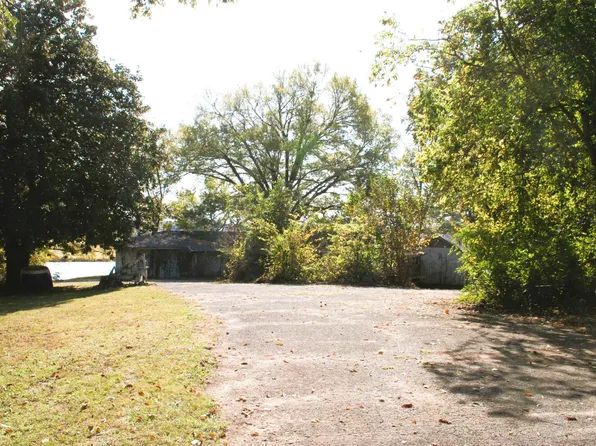 1627 Pennell Ln, Dyersburg, TN 38024