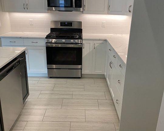 3rd image of 2809 W Trasimeno Dr