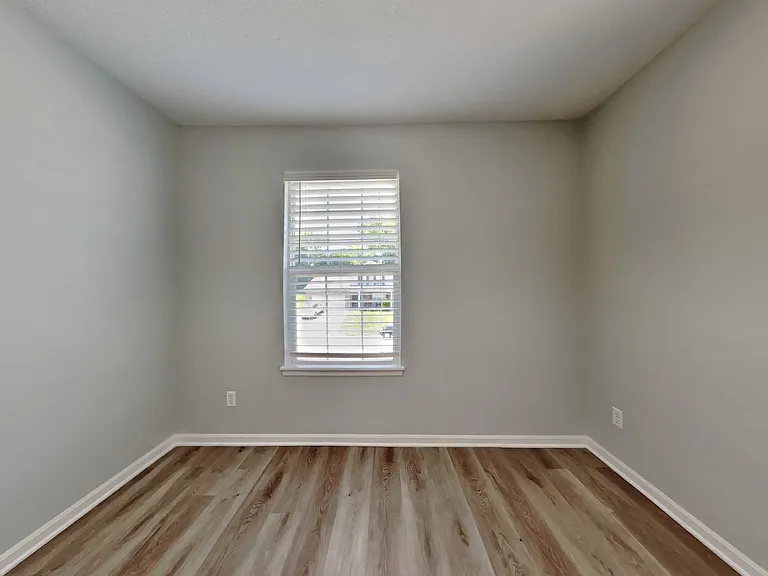 4219 Woodland Ave — Photo 12