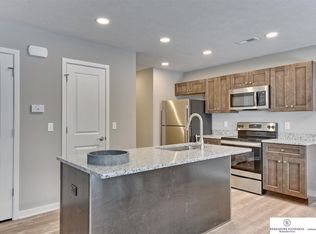 17030 Hawthorne Ave, Omaha, NE 68118