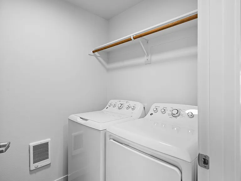 McKenzie Meadows Apartments — Photo 60