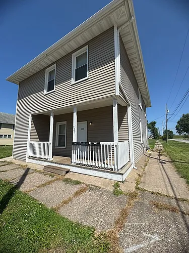 929 4th Ave Photo 1