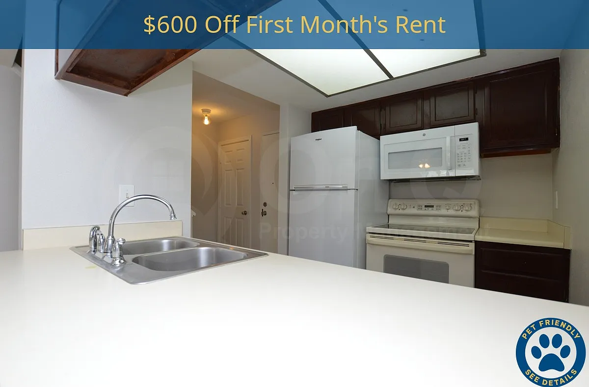2 bed, 3.0 bath, 999 sqft, $999 — Photo 1