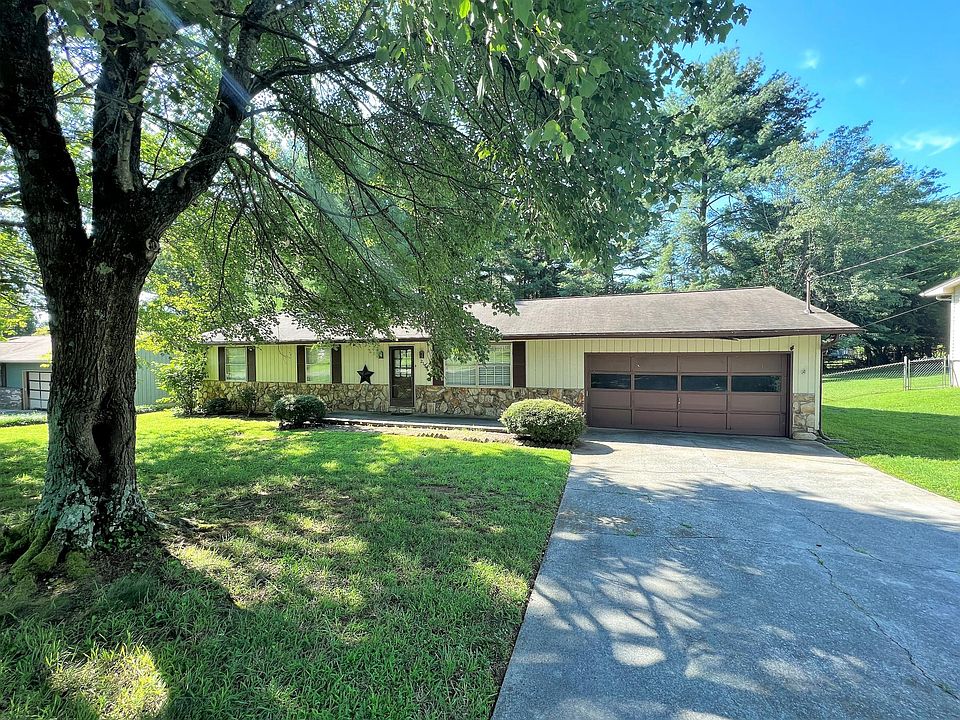 1st image of 215 Duzane Dr