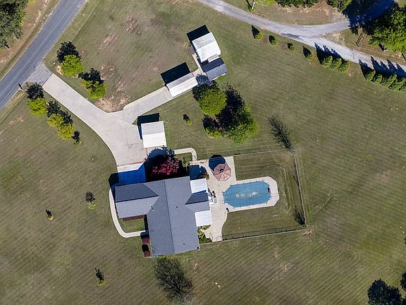 2nd image of 902 Olde Puckett Ferry Rd