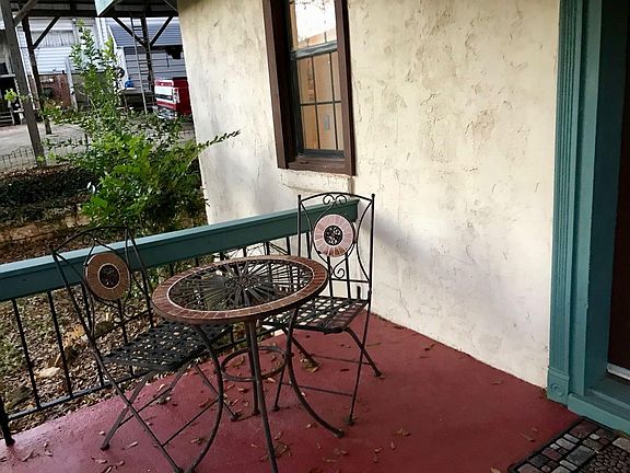 4th image of 120 Burgess Ave