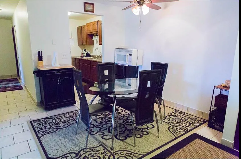 2 bed, 1.5 bath, 900 sqft, $1,395 — Photo 4