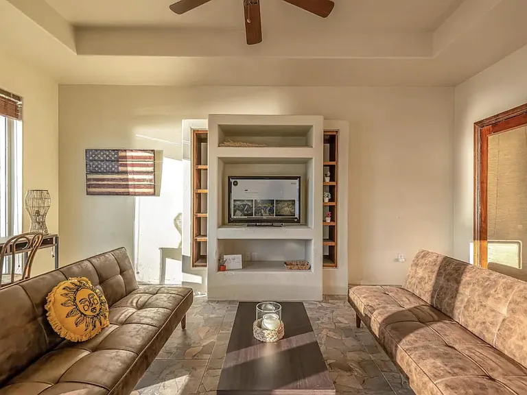 7623 Wyatt Lake Dr — Photo 1