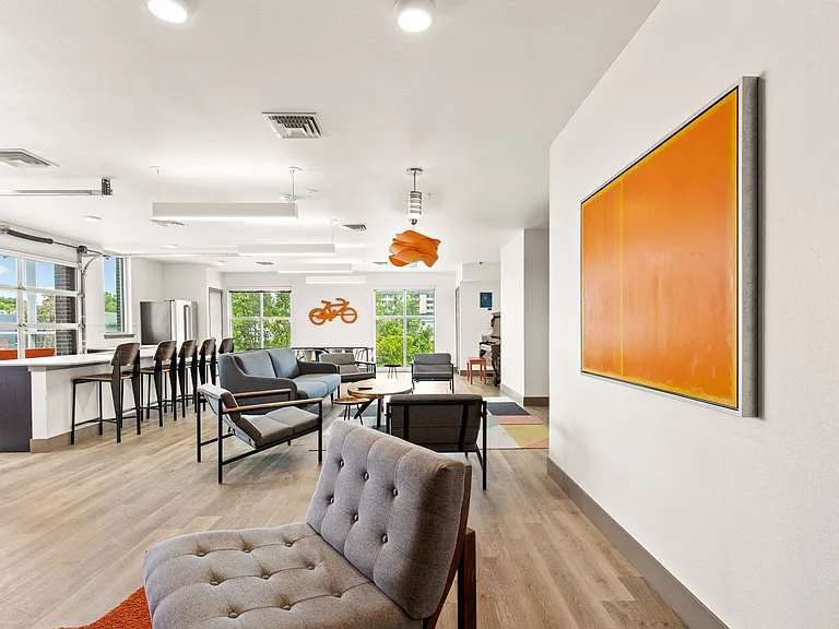 Broadway Lofts — Photo 36