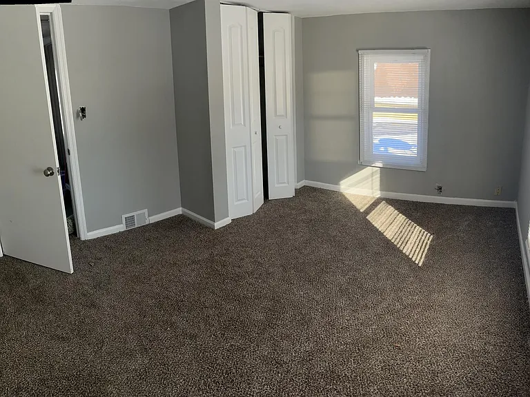 302 Main St — Photo 11