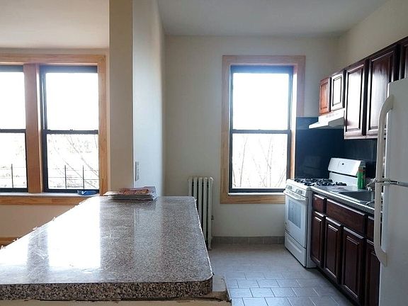 2nd image of 1602 E 43rd St APT D2