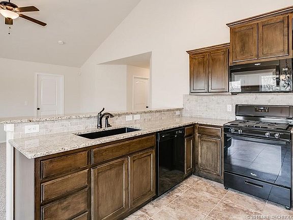 5th image of 1928 N Kenosha Ct E
