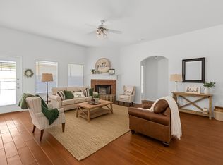 904 Sycamore St, Burleson, TX 76028