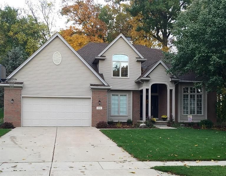 1st image of 572 Woodhill Dr