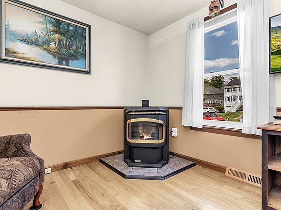 5th image of 8 Portsmouth Rd