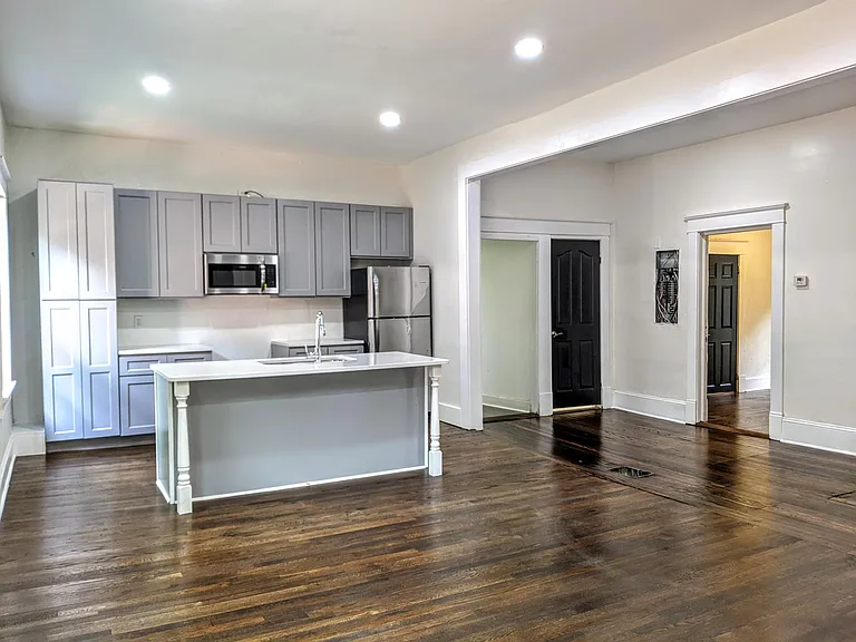 Fully renovated Open concept kitchen / dining room