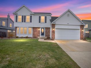 447 Stonewood Cir, Carol Stream, IL 60188