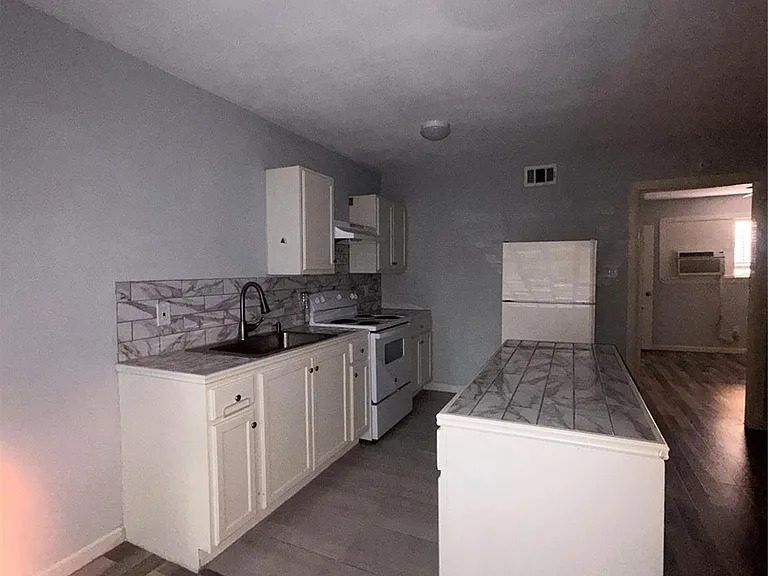4626 Bell St #6 — Photo 2