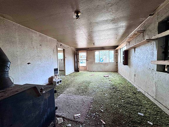 3rd image of 710 Hall St