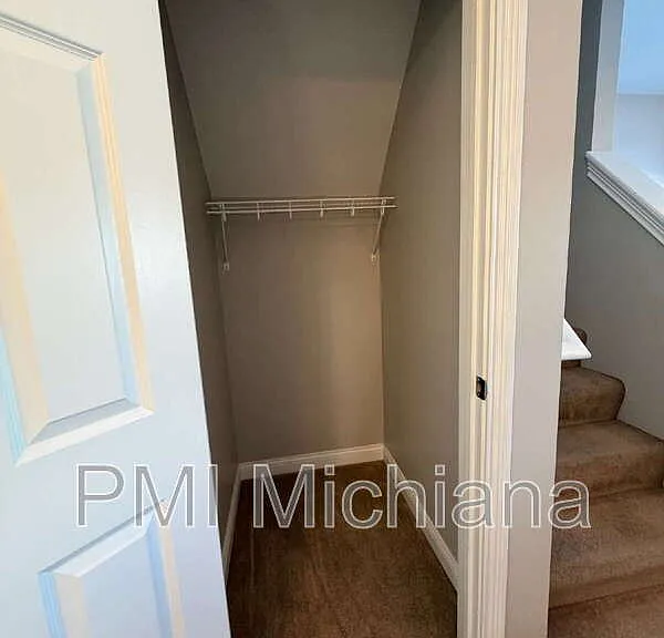 129 Clancey St — Photo 9
