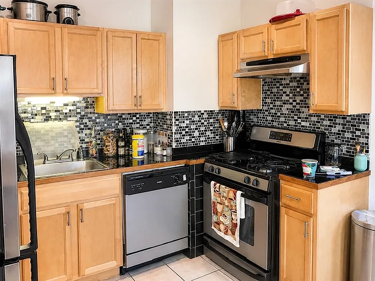 1512 Hyde Park Ave #1 — Photo 9