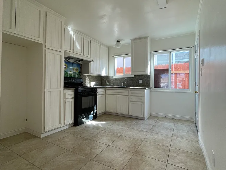 8242 Yarrow St — Photo 5