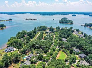 135 Hopkinton Dr, Mooresville, NC 28117