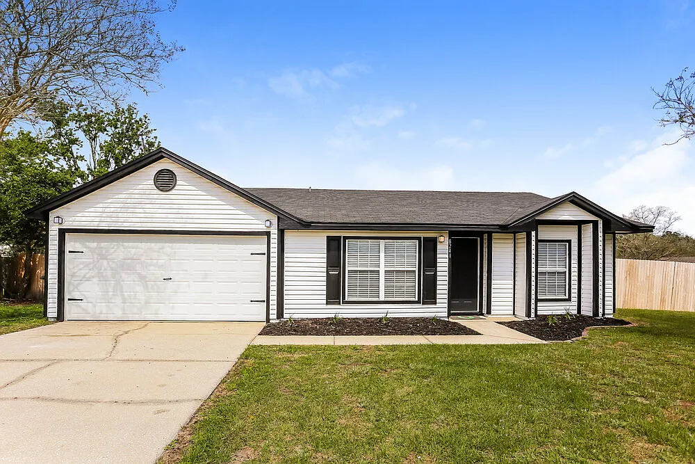3 bed, 2.0 bath, 1275 sqft, $1,910 — Photo 1