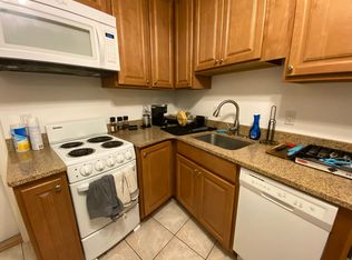 9 Charter St APT 1R, Boston, MA 02113