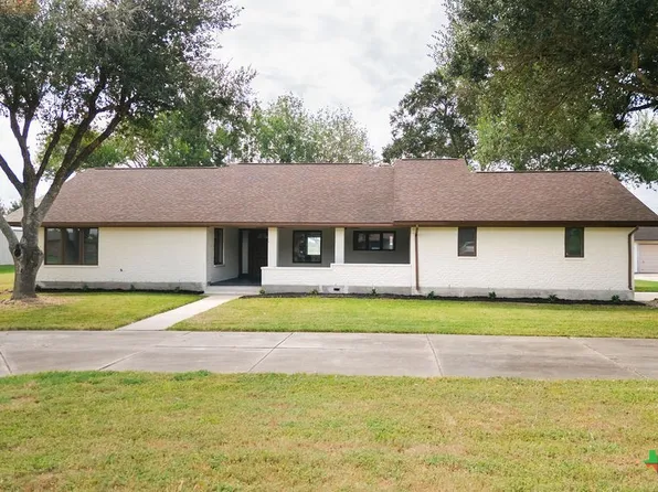 107 Gentle Breeze St, Victoria, TX 77905