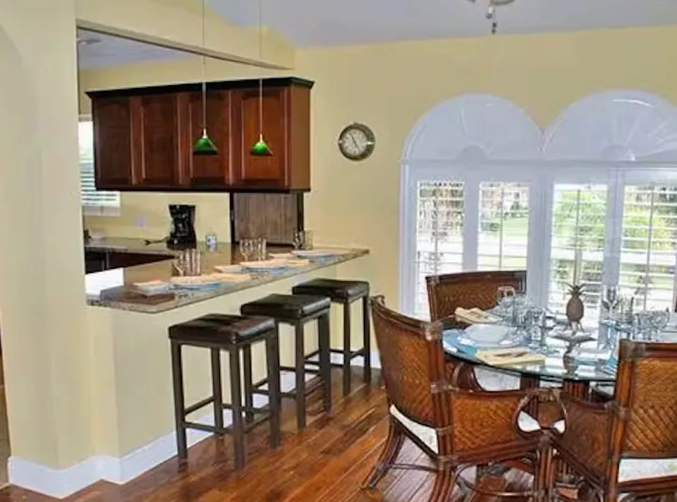 6115 Island Park Ct