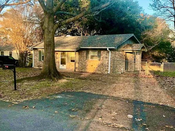 505 N Henry St, Lindale, TX 75771