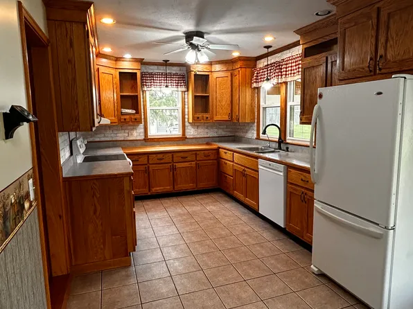 5466 Route 414, North Rose, NY 14516