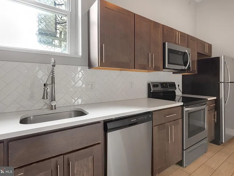 707 W Girard Ave #2F — Photo 13