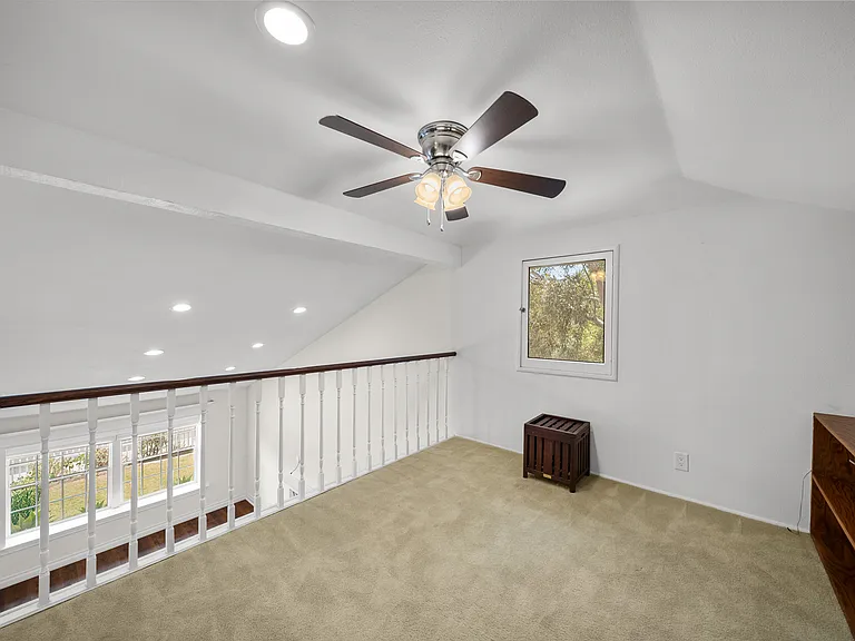 561 Walter Ave — Photo 23