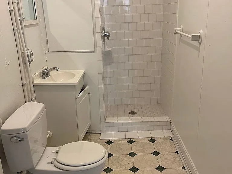 118 S Pine St — Photo 9