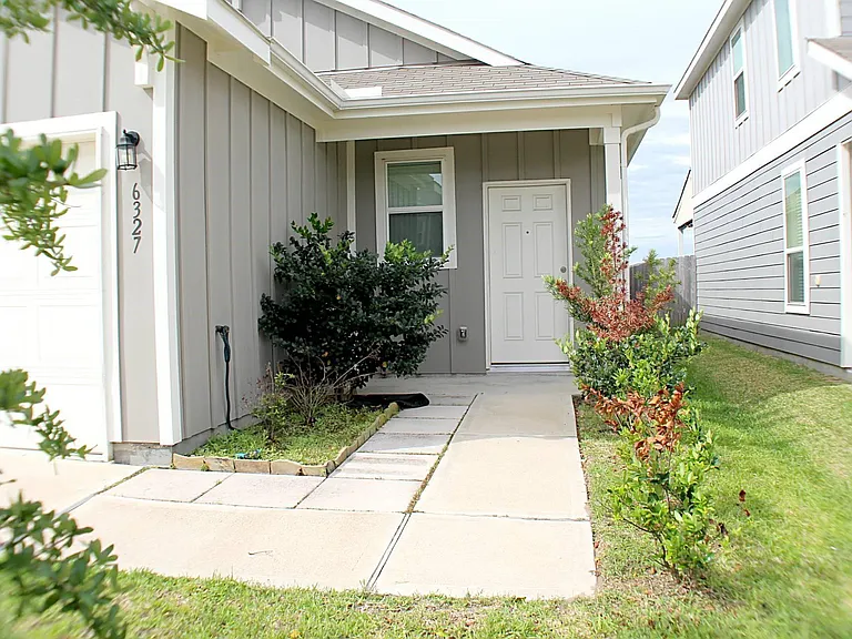 6327 Ballard Brook Ln — Photo 8
