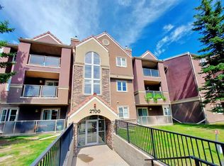 2722 S Edenwold Hts NW #22, Calgary, AB T3A3Y5