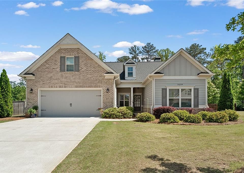1st image of 3219 Blackshear Dr