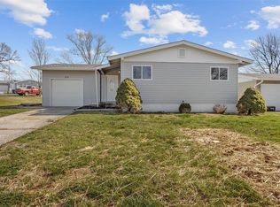 419 Aqua Ridge Dr, Saint Louis, MO 63129