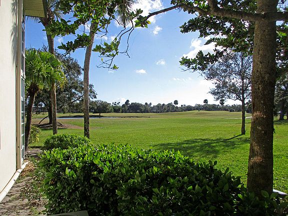 5th image of 43 Vista Gardens Trl