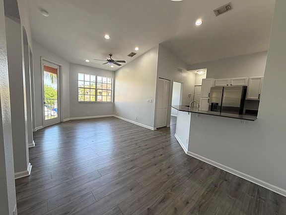 3rd image of 3261 Scarletta Drive