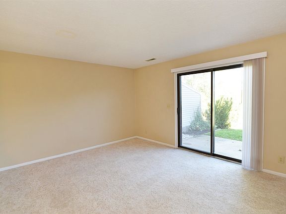3rd image of 1604 Greens Edge Dr