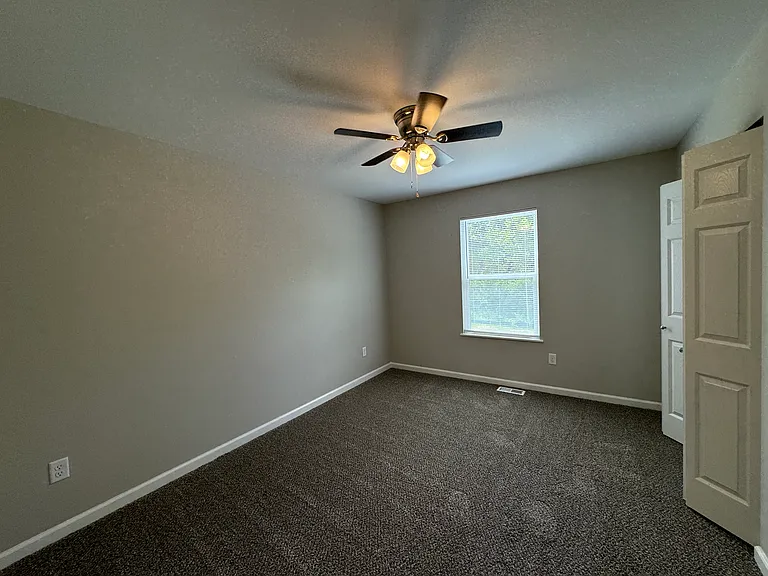 Creekside Apartments — Photo 59