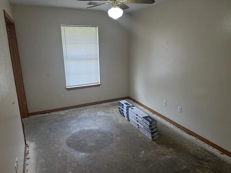 2424 N Keller Dr — Photo 11