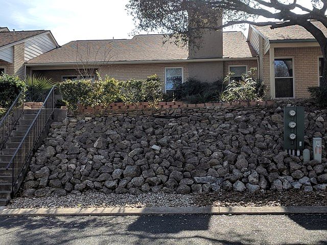 1st image of 424 Summit Cir