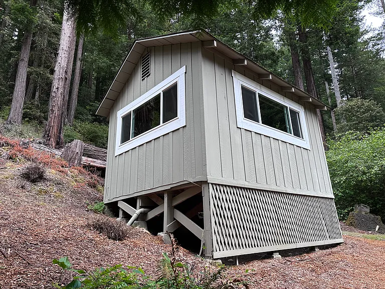 Madrone Ave — Photo 8