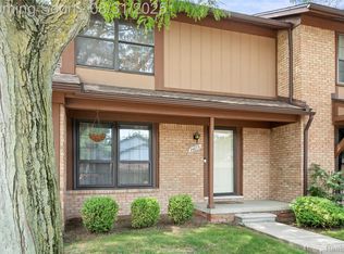 24873 Greenhill Rd, Warren, MI 48091